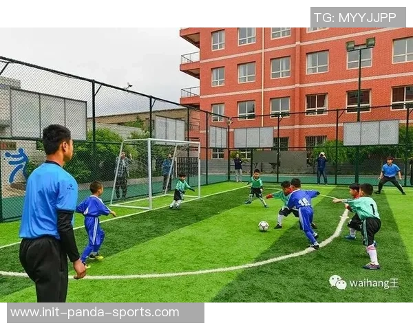 小学足球课射门技巧提升活动让孩子们在快乐中成长与进步 小学足球课射门技巧提升活动让孩子们在快乐中成长与进步